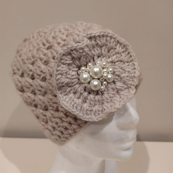Oyster Coloured hat with flower