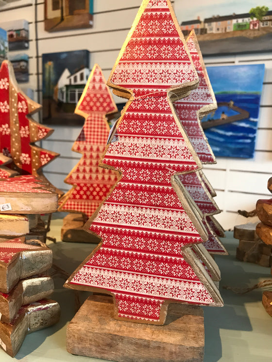 Red & White Wood Christmas Tree